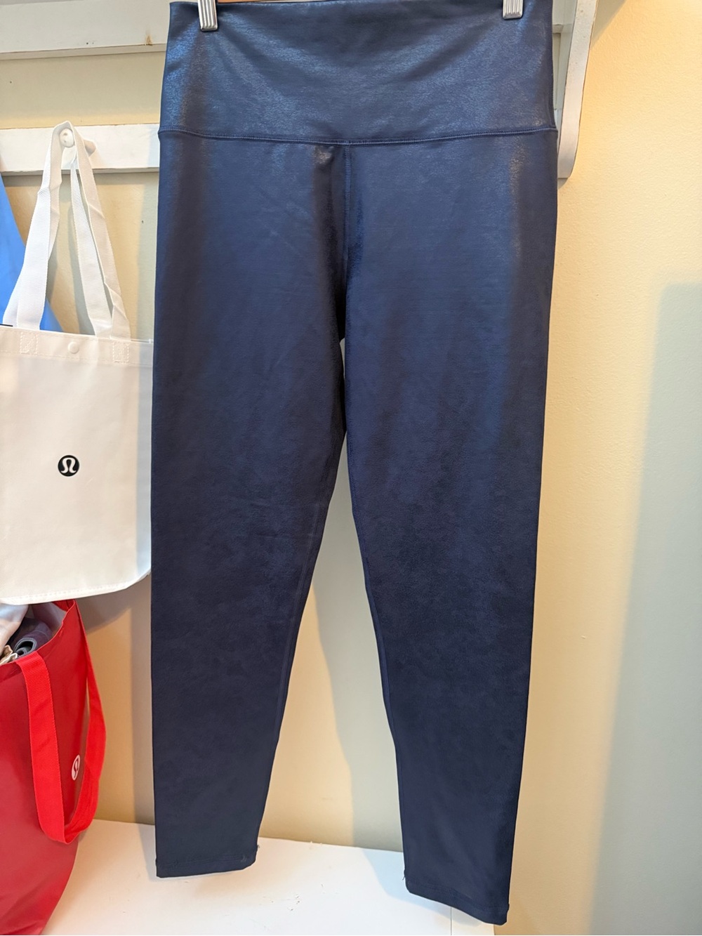 Aerie Offline Faux Leather Crackled Navy Blue Leggings 27” Inseam Size Large EUC